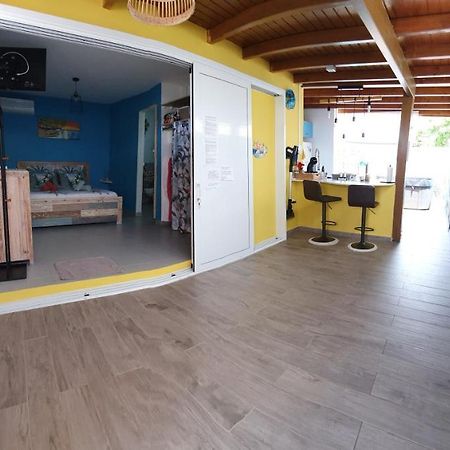 "Chez Claudia "Charmant Logement Avec Jacuzzi Privatif En Toute Intimite Sur Belle Terrasse Exterieure En Bois Et Piscine Courcelles Екстериор снимка