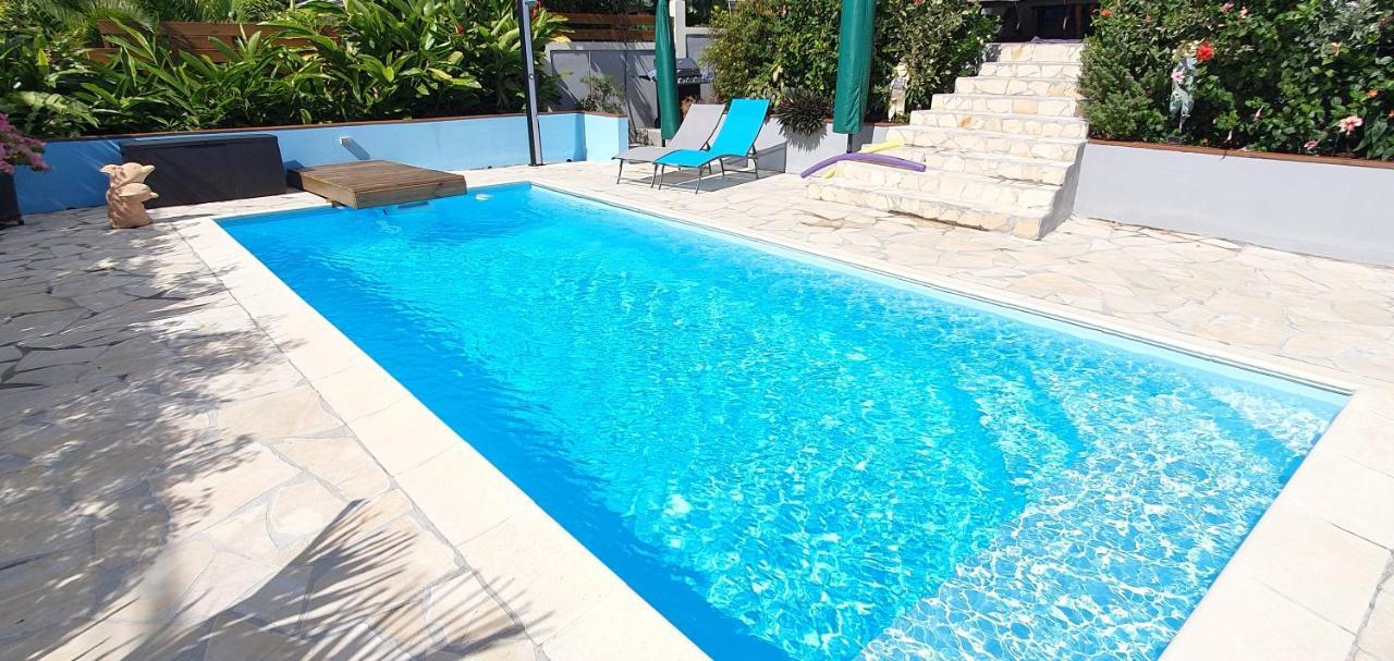 "Chez Claudia "Charmant Logement Avec Jacuzzi Privatif En Toute Intimite Sur Belle Terrasse Exterieure En Bois Et Piscine Courcelles Екстериор снимка