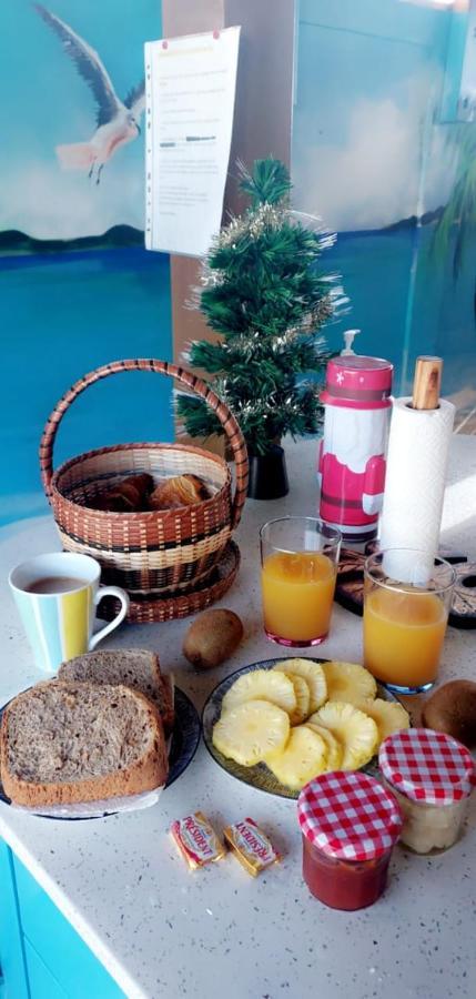 "Chez Claudia "Charmant Logement Avec Jacuzzi Privatif En Toute Intimite Sur Belle Terrasse Exterieure En Bois Et Piscine Courcelles Екстериор снимка