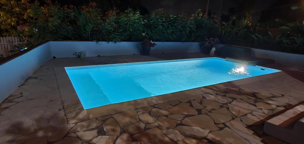 "Chez Claudia "Charmant Logement Avec Jacuzzi Privatif En Toute Intimite Sur Belle Terrasse Exterieure En Bois Et Piscine Courcelles Екстериор снимка