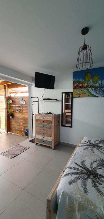 "Chez Claudia "Charmant Logement Avec Jacuzzi Privatif En Toute Intimite Sur Belle Terrasse Exterieure En Bois Et Piscine Courcelles Екстериор снимка