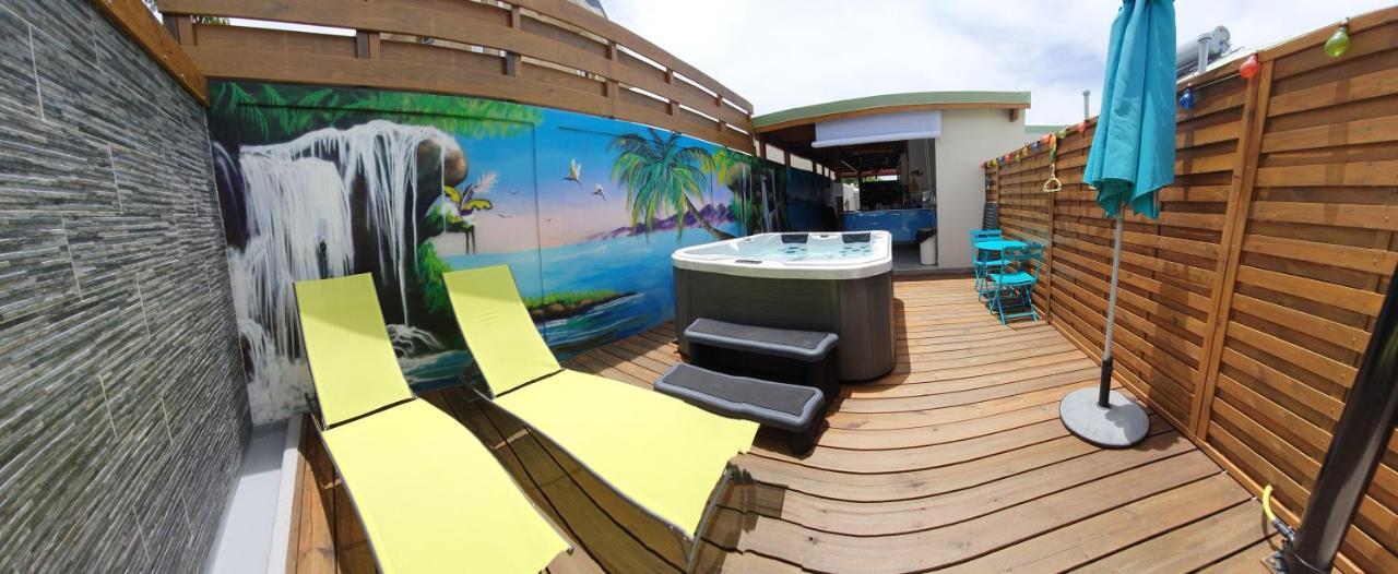 "Chez Claudia "Charmant Logement Avec Jacuzzi Privatif En Toute Intimite Sur Belle Terrasse Exterieure En Bois Et Piscine Courcelles Екстериор снимка